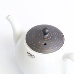Kihara:Théière blanche avec anse + couvercle gris avec lignes brunes 4dl 2